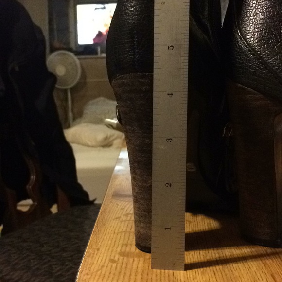 Tory Burch Women ankle boot - Picture 8 of 10